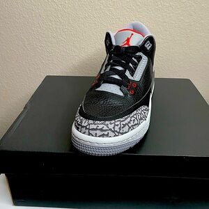 AIR JORDANS RETRO 3 OG ⛔️
US Size: 6 🌟
Black/Fire-Red/ Cement Grey⚜️